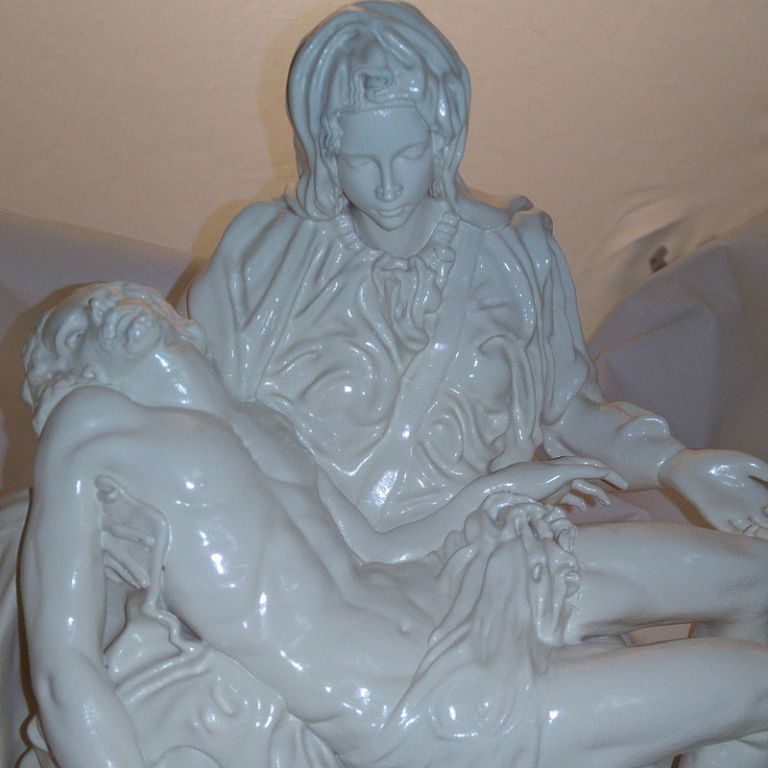 LA PIETA' DI MICHELANGELO